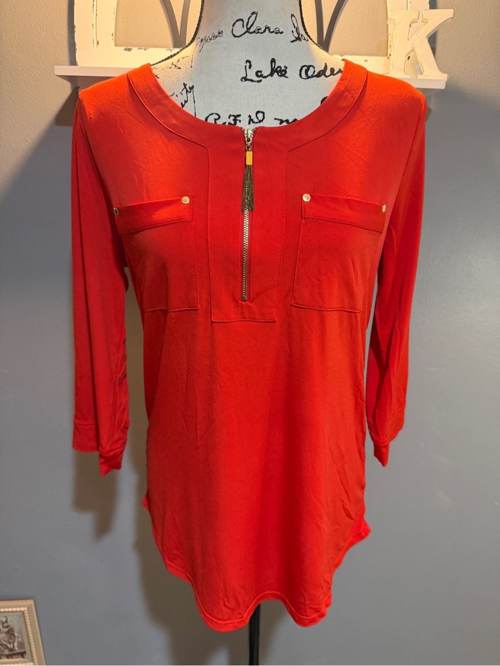 ELLEN TRACY RED ZIP UP TUNIC WITH GOLD TASSEL SZ S
